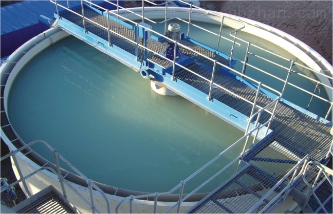 地衛(wèi)環(huán)?？萍糋ZX型中心傳動(dòng)刮吸泥機(jī)工作原理